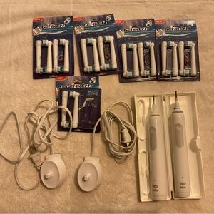 Oral-B Electric Toothbrush Set with Replacemen